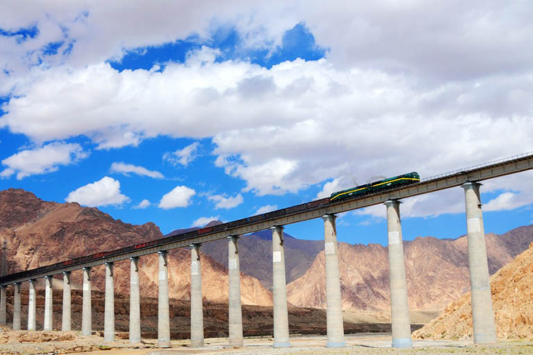 Scenery along the Qinghai Tibet Railway