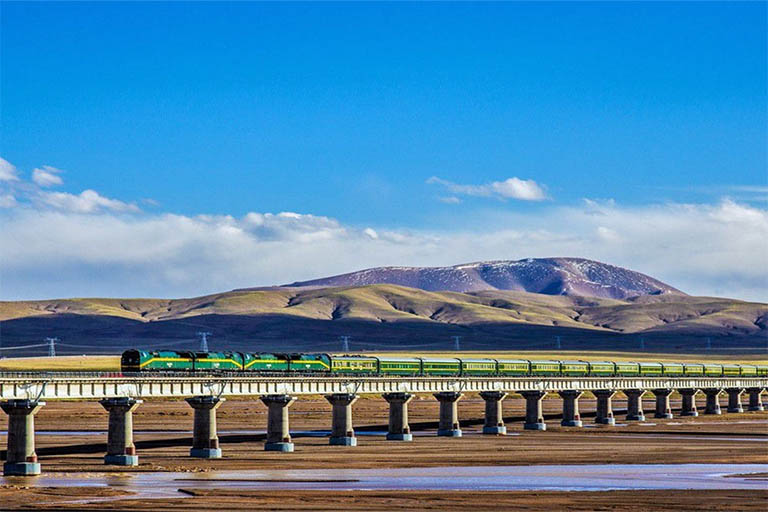 Xining to Lhasa Train