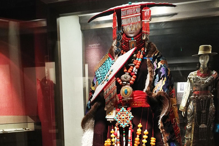Traditional Tibetan Costume and Ornaments Exhibited in Tibetan Medicine & Tibet Culture Museum