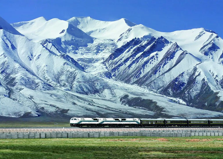 Xining to Lhasa Train