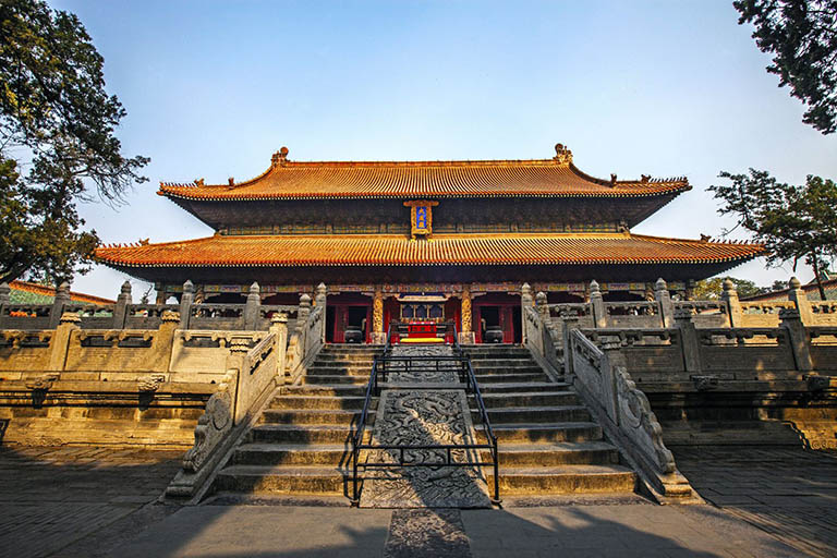 inside confucius temple