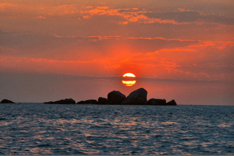 Sun and Moon Stones of Tianya Haijiao Things to Do in Sanya, Sanya Attractions