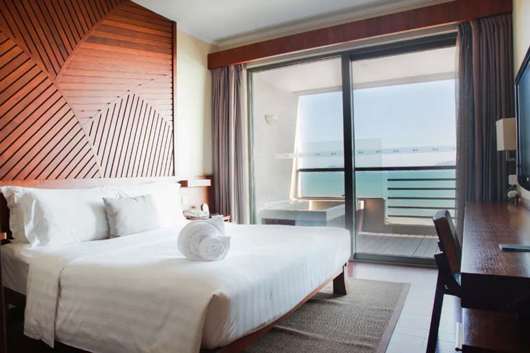 Pullman Oceanview Sanya Bay Resort & Spa