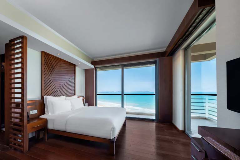 Pullman Oceanview Sanya Bay Resort & Spa