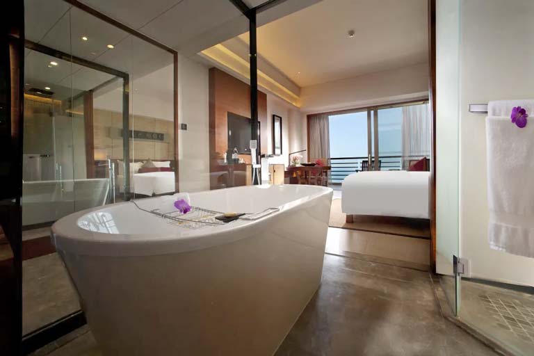 Pullman Oceanview Sanya Bay Resort & Spa