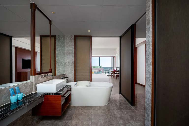 Pullman Oceanview Sanya Bay Resort & Spa