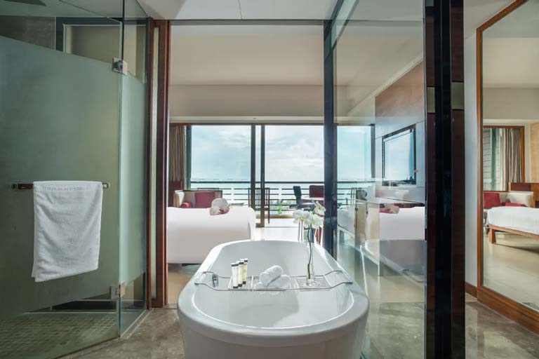 Pullman Oceanview Sanya Bay Resort & Spa