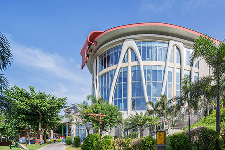 Coral Hotel on Wuzhizhou Island Haitang Bay