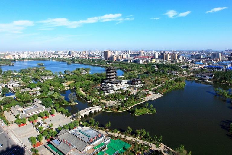 Parnoramic View of Daming Lake< Things to Do in Shandong