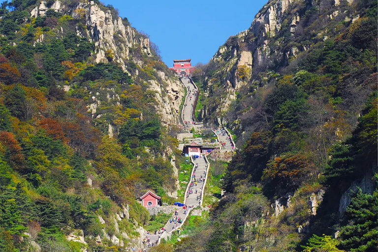 Hiking Trail to Nantianmen of Mount Tai