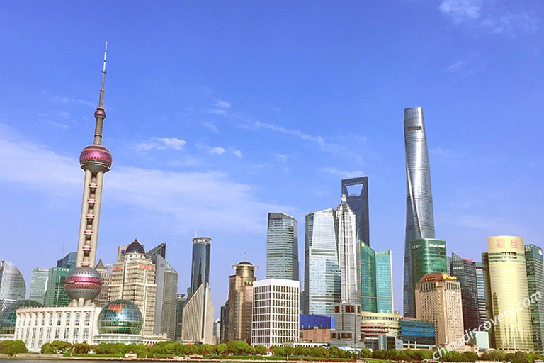 Wonderful View of New Pudong Disctrict from the Bund