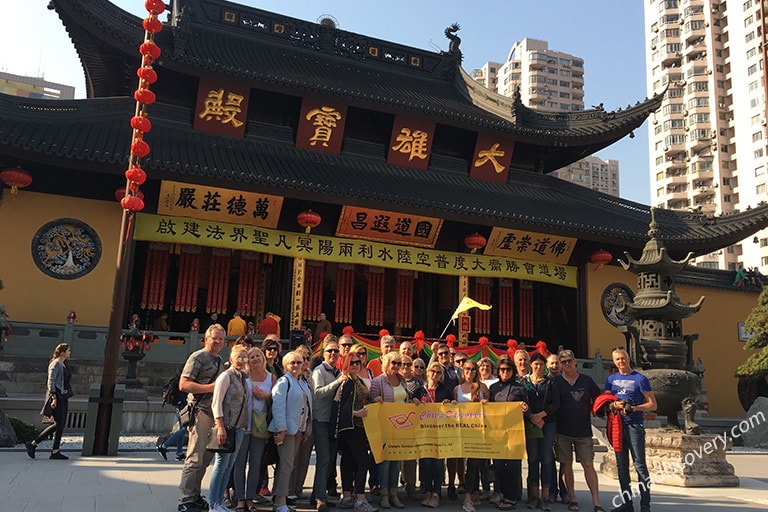 Woo's group visited Jade Buddha Temple