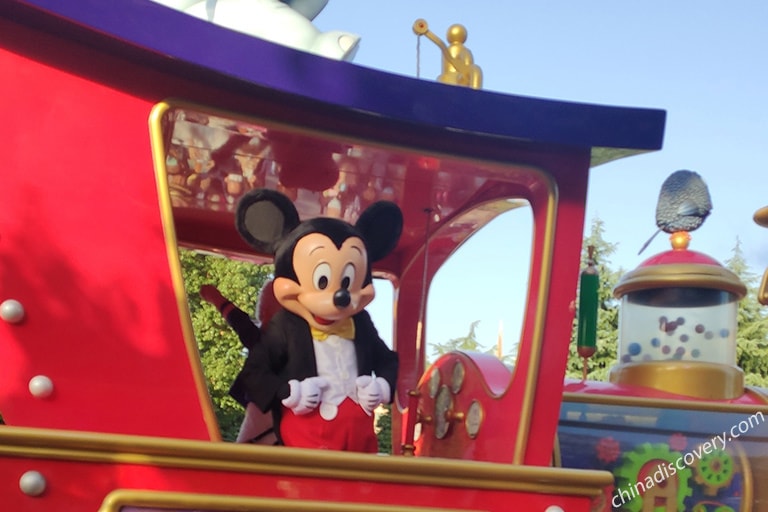 Meet Most Famous Disney Characters - Mickey and His Friends