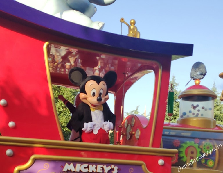 Meet Most Famous Disney Characters - Mickey and His Friends