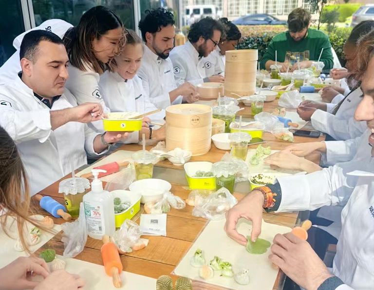  Learning to Make Xiaolongbao at SUEDIMSUM