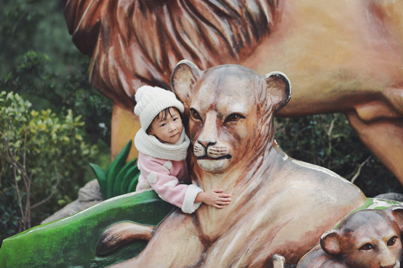 Child at Shanghai Zoo Shanghai Family Friendly Activities