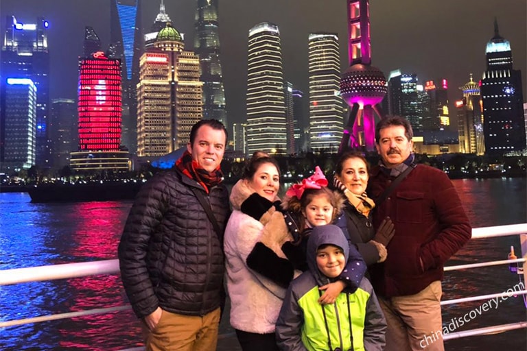 Huang River Cruise - Sanchez's Family from Mexico 