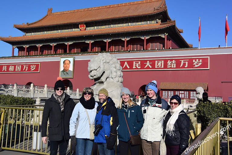 Family Tour at Tian'anmen Square in Beijing How to Plan a Beijing Shanghai Tour