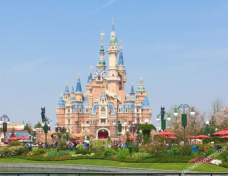 Fairytale-like Shanghai Disney Resort, Picture Shared by Fiona