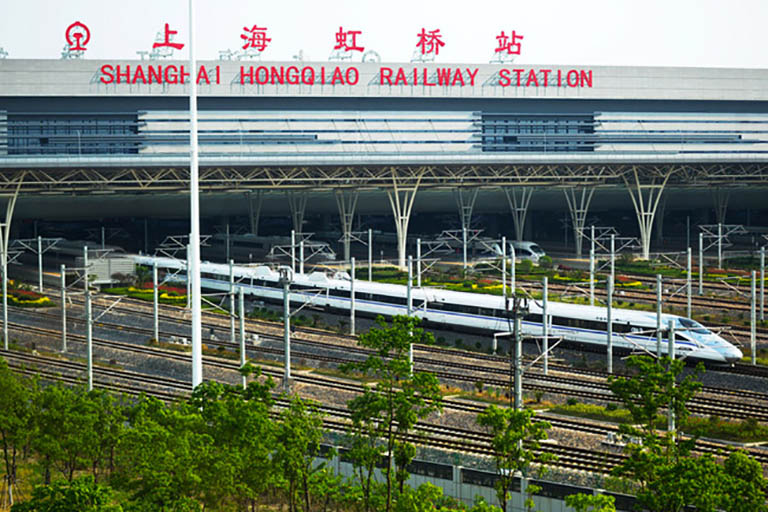 Shanghai Hongqiao Railway Station Take Train to Shanghai