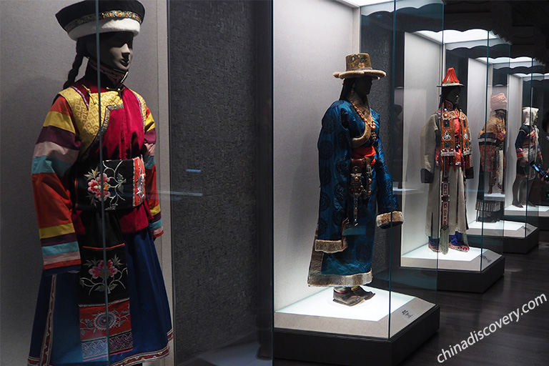 Chinese Minority Nationalities' Art Gallery