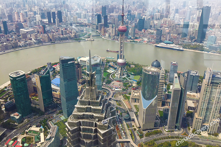 Risultati immagini per shanghai tower view