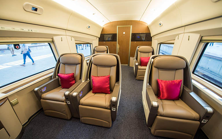 Business Class Seat on Beijing Shanghai Fuxing Train Beijing Shanghai High Speed Train - Fuxing Train
