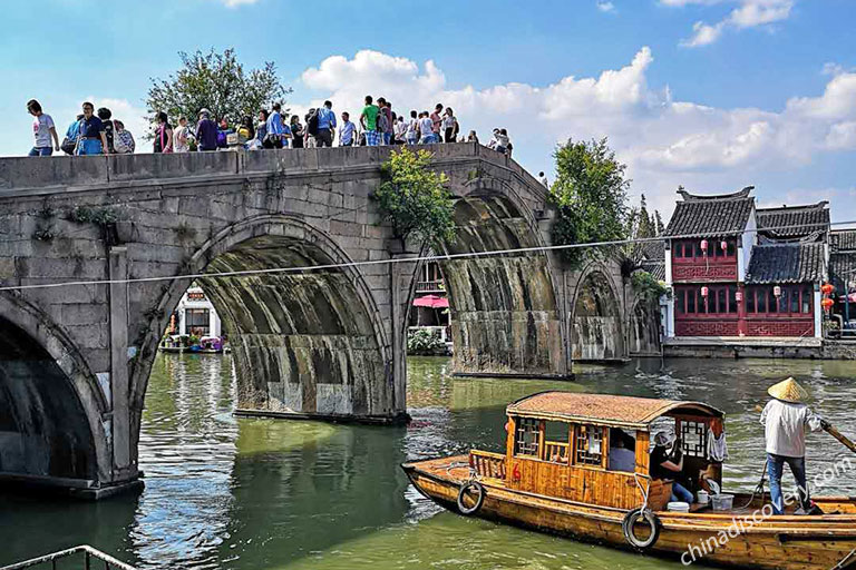 Zhujiajiao Water Town - Relax in the Quaint & Charming Jiangnan Area