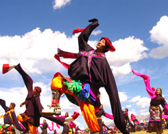 Enjoy Tibetan Folk Dance with Locals