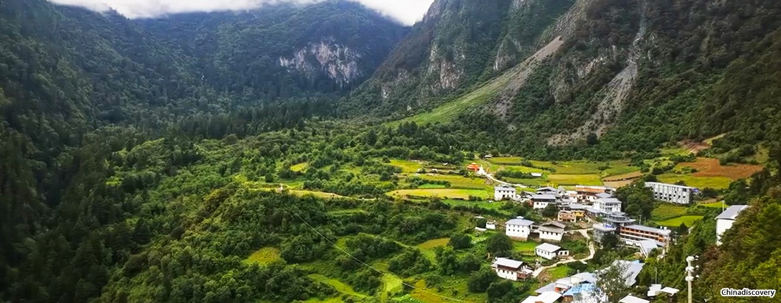 7 Days Shangri-La Tour with Meili Snow Mountain & Yubeng Village Hiking