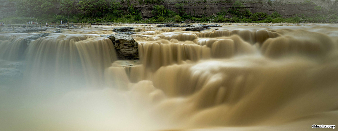 hukou waterfall tour