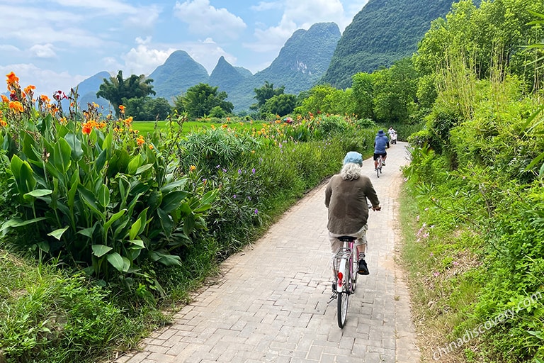 Josh's Group from USA Enjoyed Cycling along Yangshuo Yulong River in July, 2023
