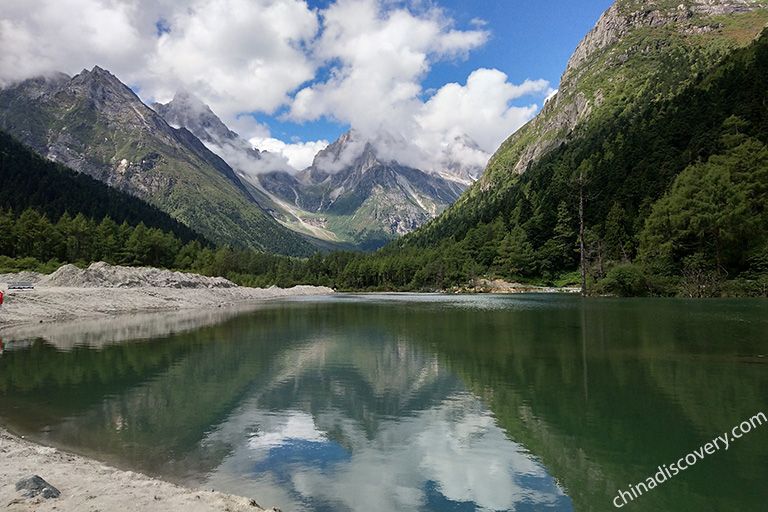 Bipeng Valley