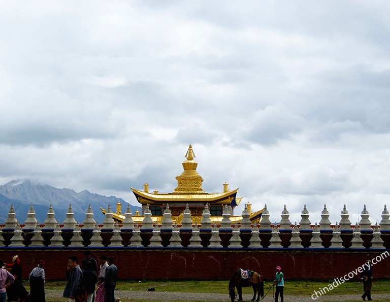 Tagong Monastery and Yala Mountain