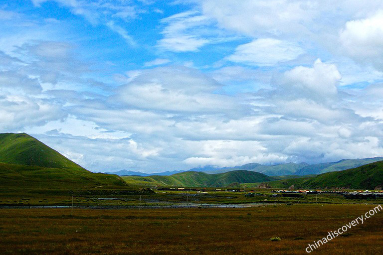 Tagong Grassland in Sichuan