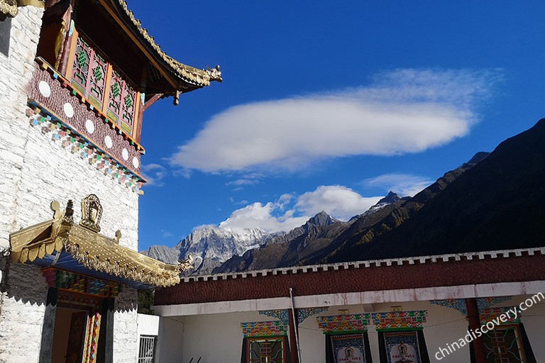 Lama Monastery, the starting point of Changping Valley