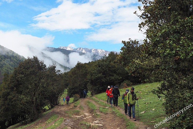 Hiking at Mount Siguniang Mount Siguniang Trekking