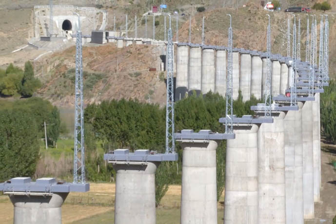 Viaduct Constructed on Lhasa Nyingchi Railway Sichuan Tibet Railway - Lhasa Nyingchi Railway