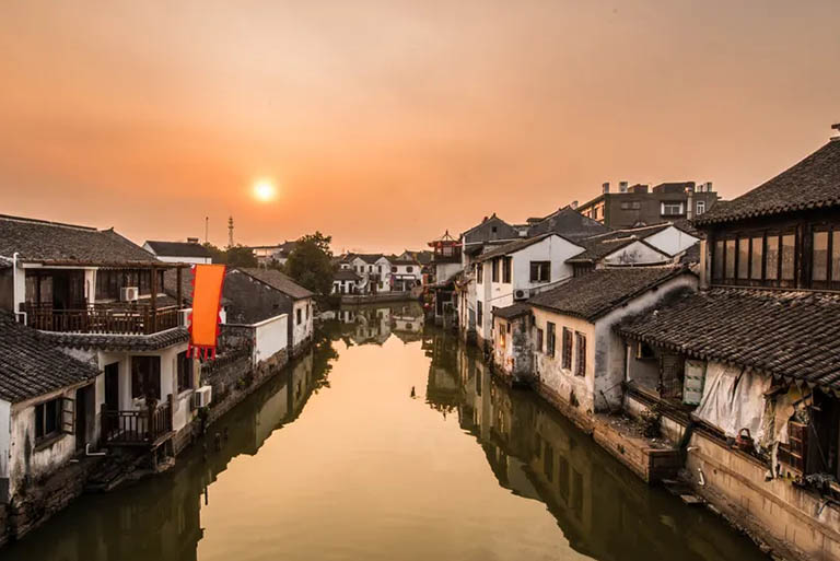 Tongli Water Town with Poetic Charm and Tranquil Charm