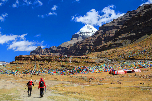 trek around mount kailash