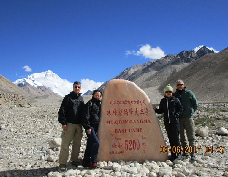 Mount Everest - Stele