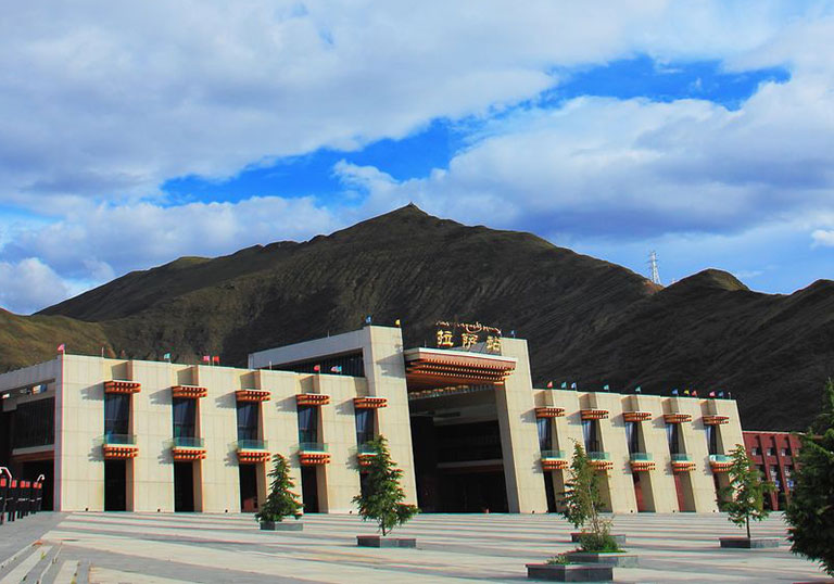 Lhasa Train Station