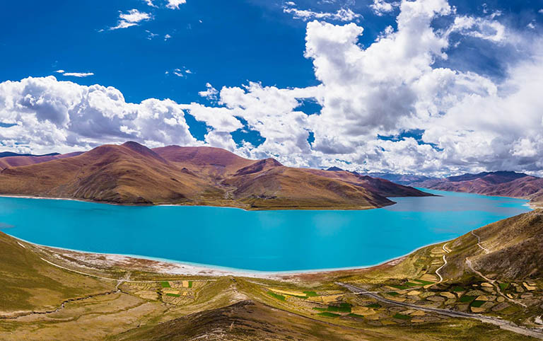 Yamdrok Lake Looks Like a Winding Blue Ribbon