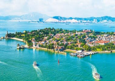 Aerial photo shows tourists enjoying summer time on the beach in Fuzhou  City, southeast China's Fujian Province, 6 August, 2023. (Photo by  ChinaImages/Sipa USA) Credit: Sipa US/Alamy Live News Stock Photo 