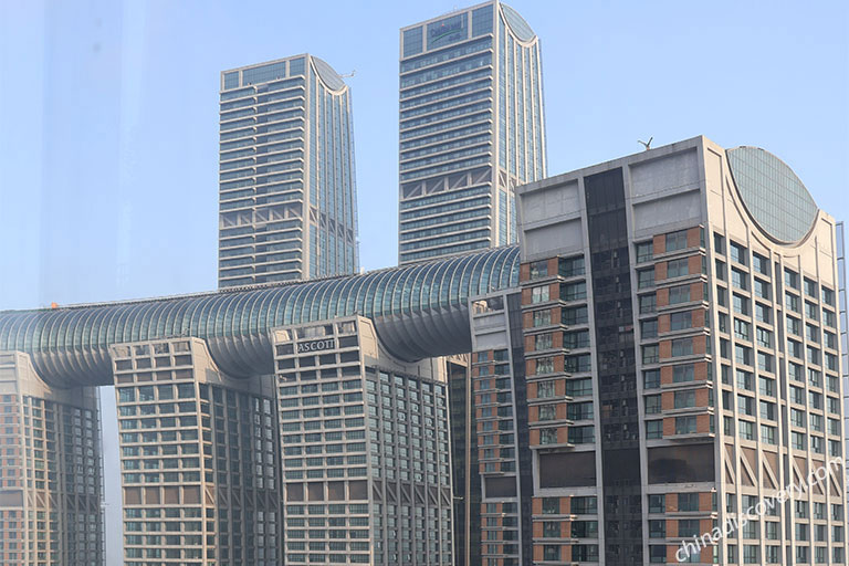 Horizontal Crystal Skybridge Horizontal Crystal Skybridge