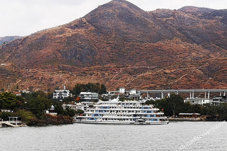 erhai lake cruise