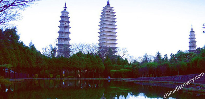 Resultado de imagem para the three pagodas dali
