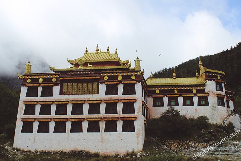Daocheng Yading Travel Guide 2025