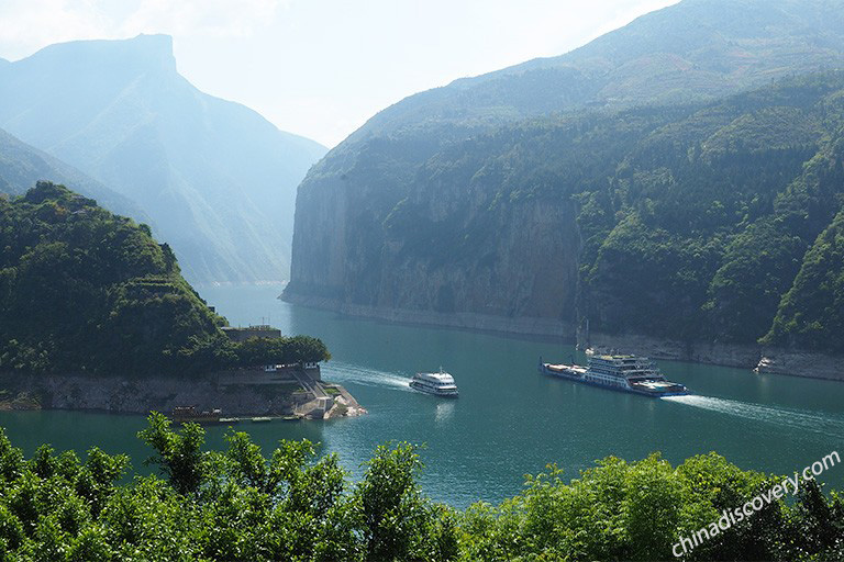 14 Days Marvelous China Tour with Leisure Yangtze River Cruise