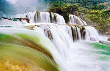 Ganden Huangguoshu Waterfall
